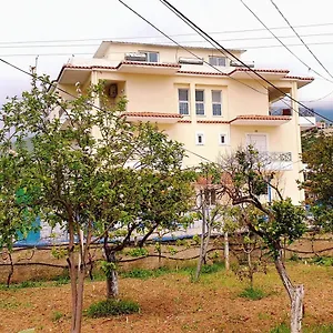 Marina Apartamento Himarë