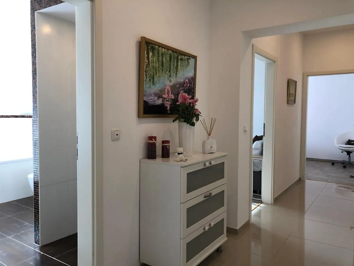 Exclusive Airport Apartment Kelsterbach