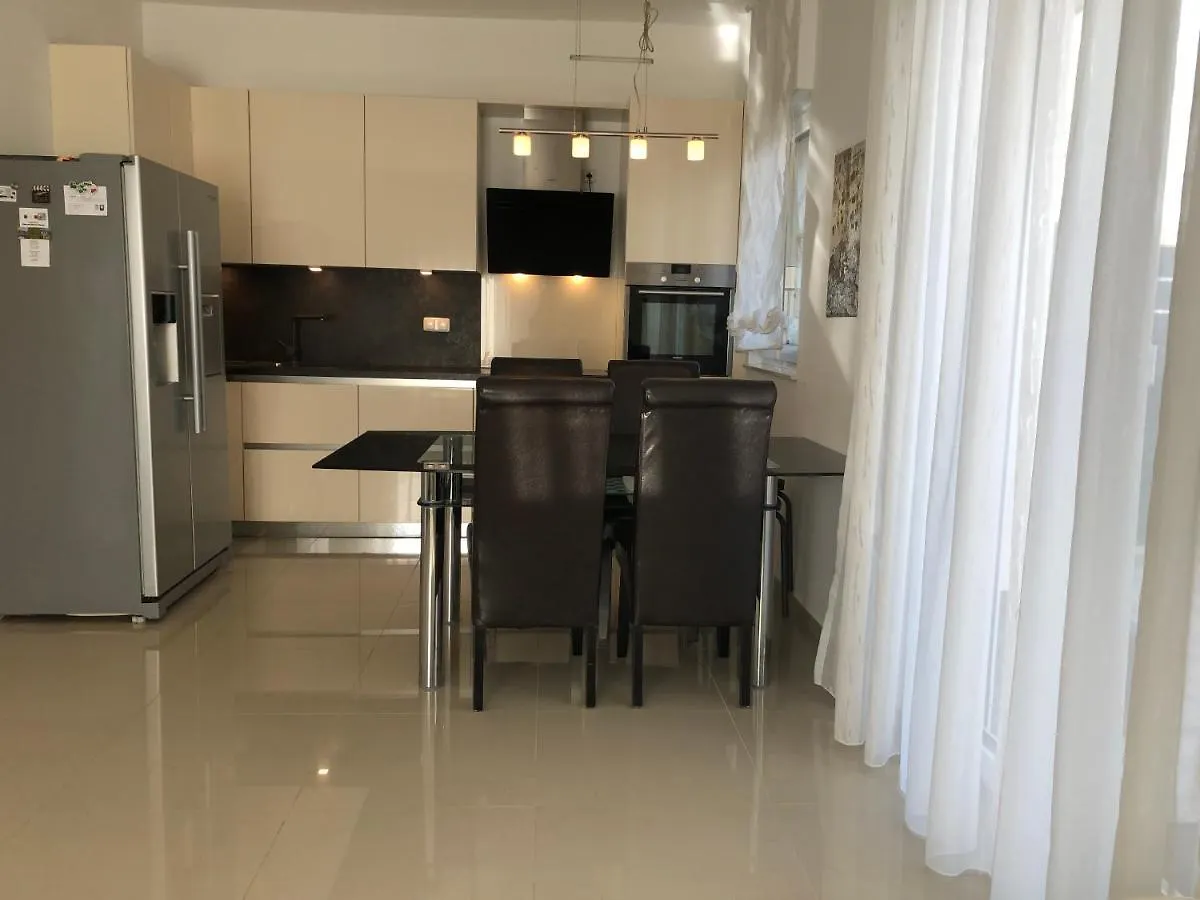 Exclusive Airport Apartment Kelsterbach 0*,  Germany